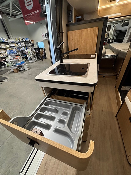 Dreamer D68 Exclusive, 180Hk Automat, Adaptiv cruise, 4250/3500kg. 4 of 20
