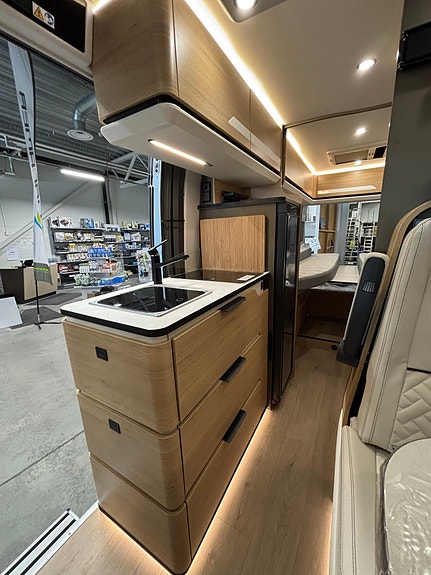 Dreamer D68 Exclusive, 180Hk Automat, Adaptiv cruise, 4250/3500kg. 15 of 20