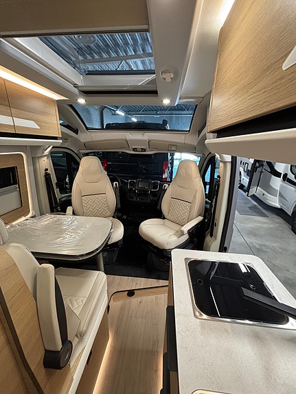 Dreamer D68 Exclusive, 180Hk Automat, Adaptiv cruise, 4250/3500kg. 10 of 20