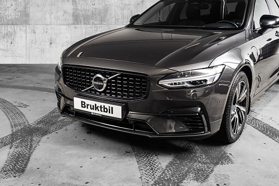 Volvo V90 2 of 5