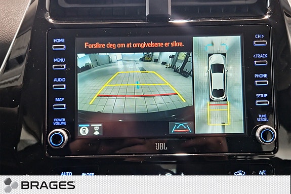 Toyota Prius Plug-in Hybrid 15 of 21