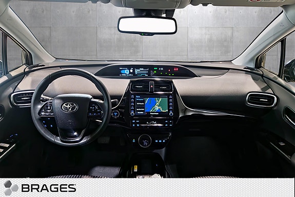 Toyota Prius Plug-in Hybrid 9 of 21