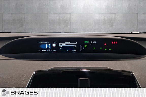 Toyota Prius Plug-in Hybrid 11 of 21