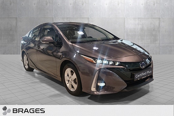 Toyota Prius Plug-in Hybrid 7 of 21