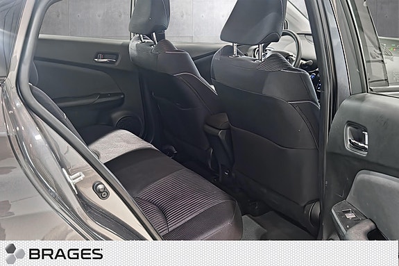 Toyota Prius Plug-in Hybrid 19 of 21