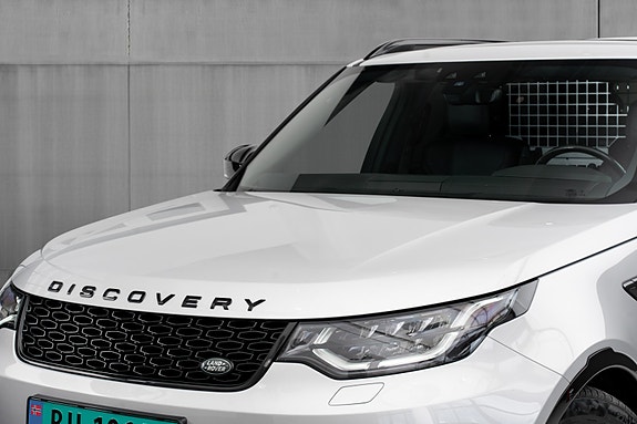 Land Rover Discovery 3 of 5