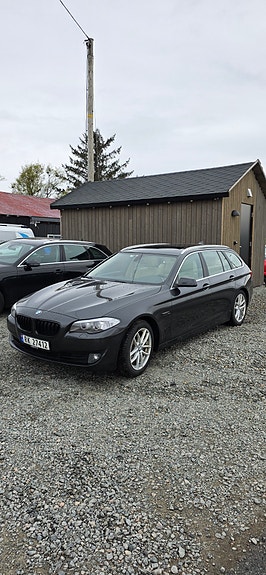 BMW 520d 4 of 5