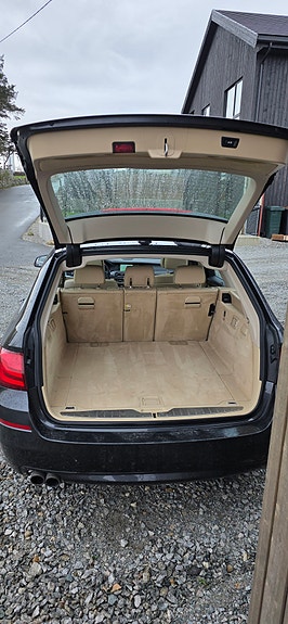 BMW 520d 2 of 5