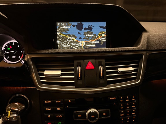 Mercedes-Benz E250 18 of 30