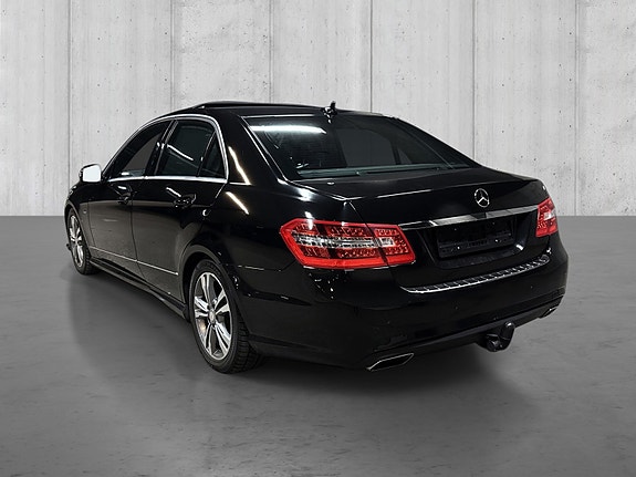 Mercedes-Benz E250 3 of 30