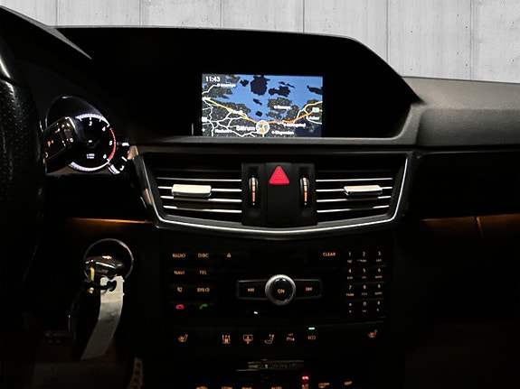 Mercedes-Benz E250 16 of 30