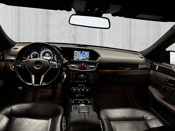 Mercedes-Benz E250 12 of 30