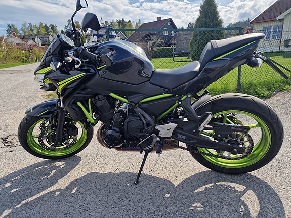 Kawasaki Z 650 2 of 5