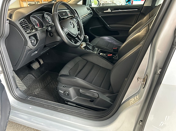 Volkswagen Golf VII 4 of 5