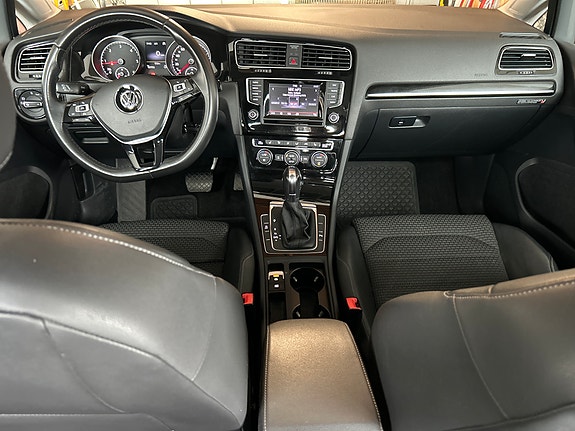 Volkswagen Golf VII 3 of 5