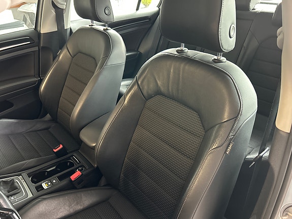 Volkswagen Golf VII 5 of 5