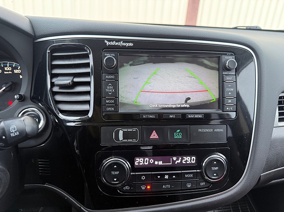 Mitsubishi Outlander 17 of 23