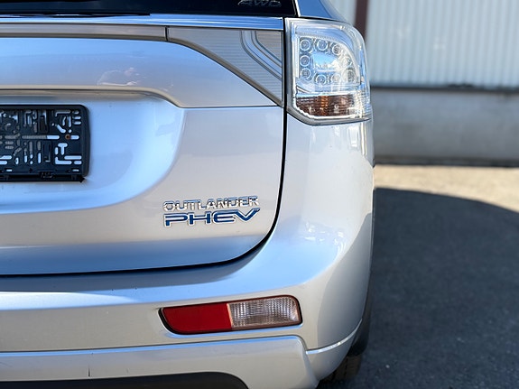 Mitsubishi Outlander 9 of 23