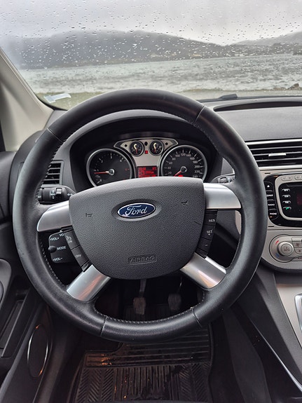 Ford Kuga 9 of 15