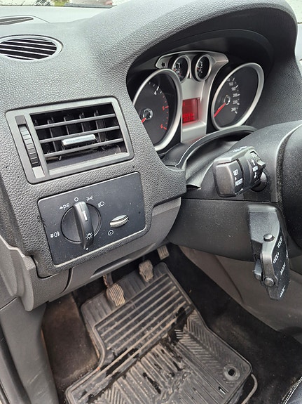 Ford Kuga 11 of 15