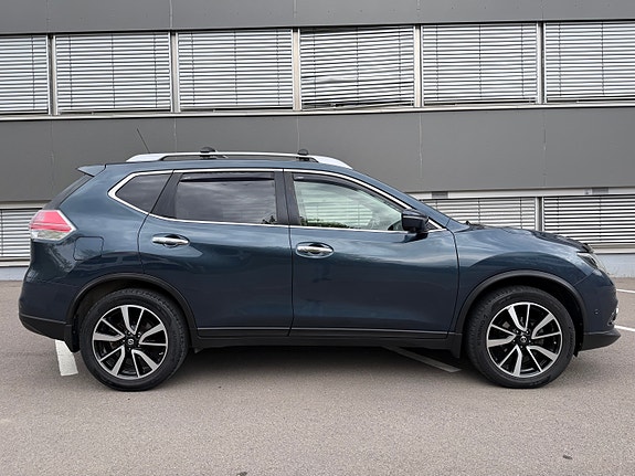 Nissan X-Trail 3 of 5
