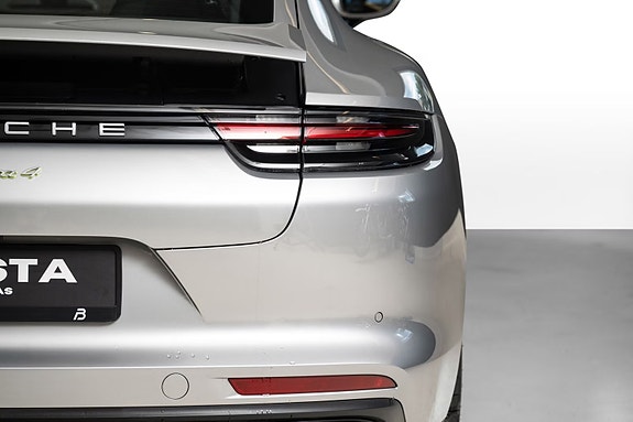 Porsche Panamera 4 of 30