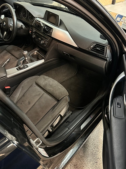 BMW 318d 9 of 14