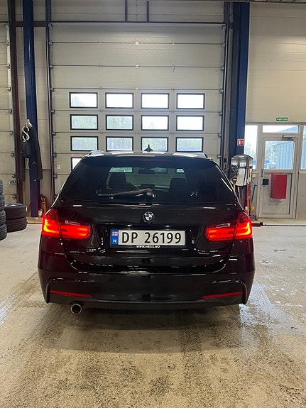 BMW 318d 4 of 14