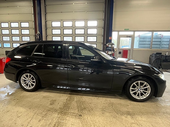 BMW 318d 2 of 14