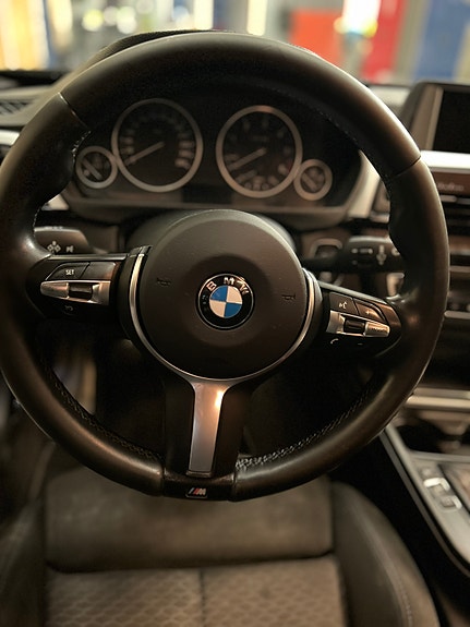 BMW 318d 8 of 14