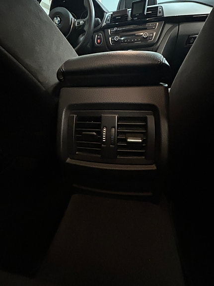 BMW 318d 12 of 14