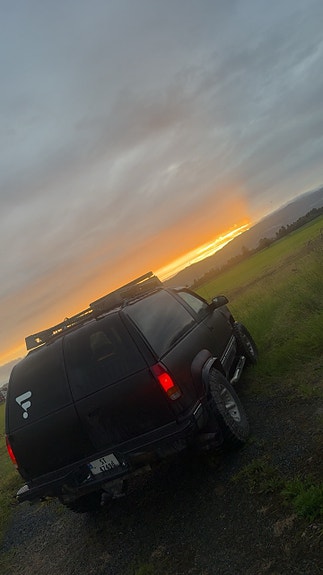 Chevrolet Tahoe 2 of 9