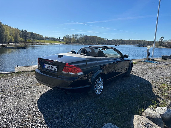 Volvo C70 2 of 5