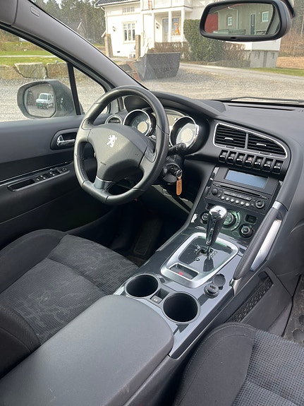 Peugeot 3008 10 of 12