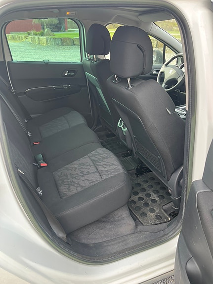 Peugeot 3008 8 of 12