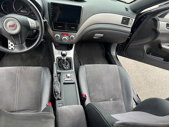 Subaru Impreza 14 of 30