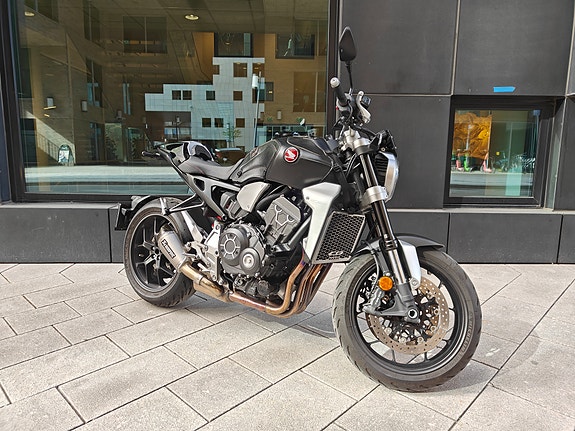 Honda CB 1000 R+ Neo Sports Café 3 of 30