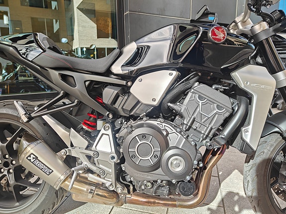 Honda CB 1000 R+ Neo Sports Café 9 of 30