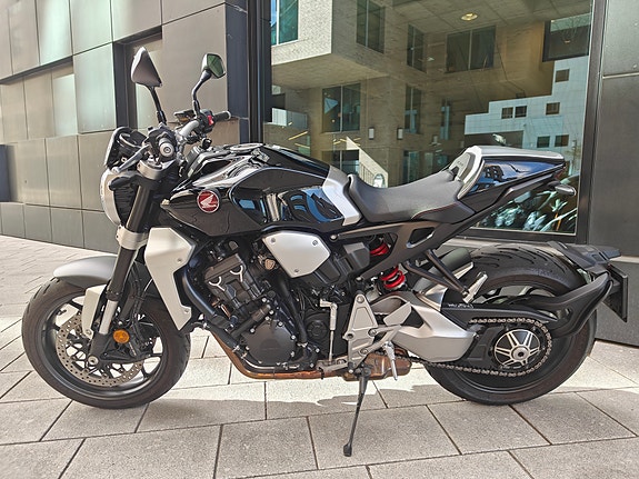 Honda CB 1000 R+ Neo Sports Café 22 of 30