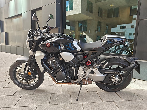 Honda CB 1000 R+ Neo Sports Café 29 of 30