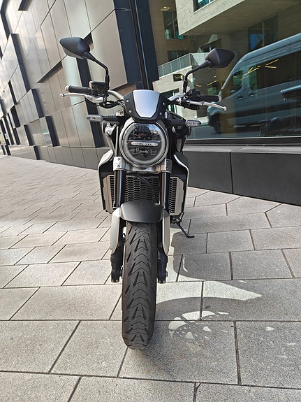 Honda CB 1000 R+ Neo Sports Café 5 of 30