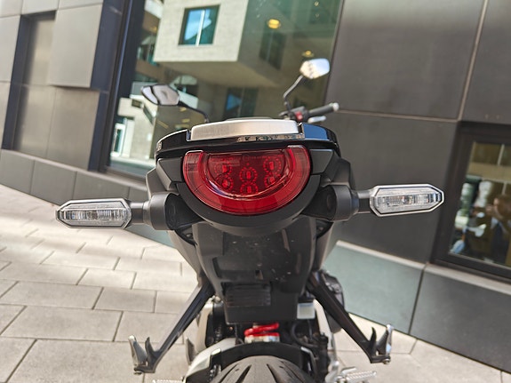 Honda CB 1000 R+ Neo Sports Café 30 of 30