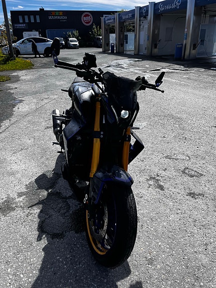 Yamaha MT-09 SP 2 of 8
