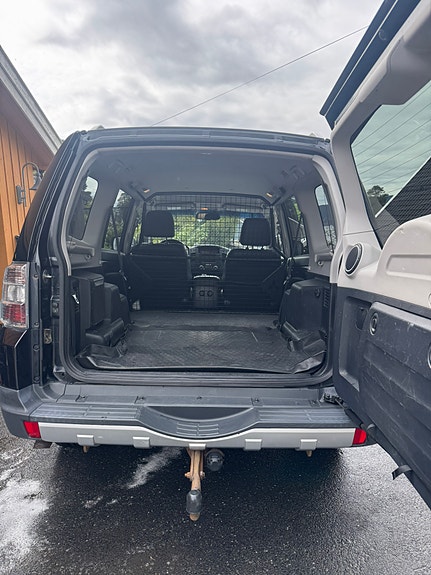 Mitsubishi Pajero 9 of 11