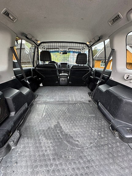 Mitsubishi Pajero 10 of 11