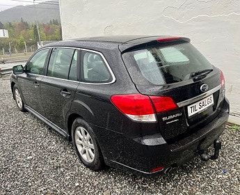 Subaru Legacy 3 of 5