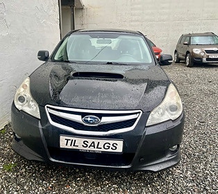 Subaru Legacy 2 of 5