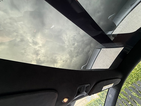 Tesla Model S 9 of 12