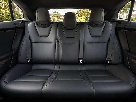 Tesla Model S 7 of 12