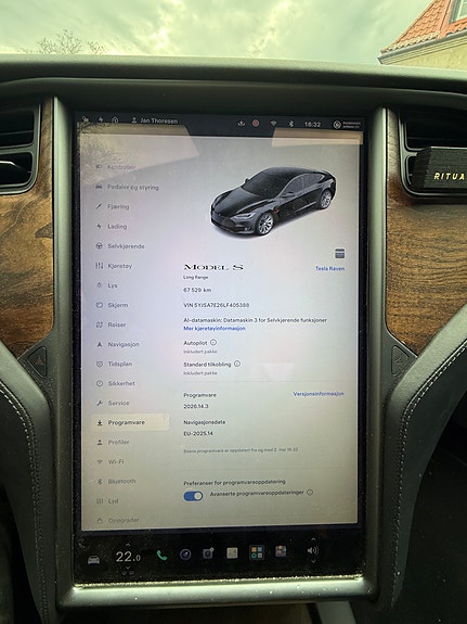Tesla Model S 12 of 12
